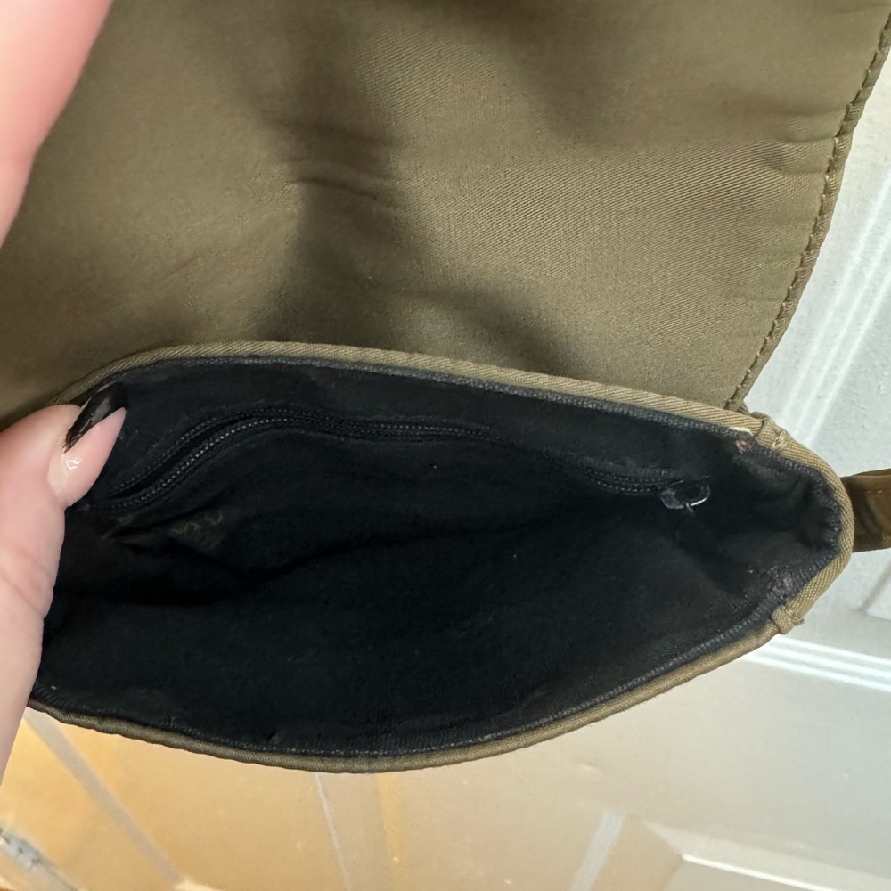 Y2K Guess Olive Green Nylon Crossbody Pouchette Mini Bag Purse Neutral Vintage - Picture 9 of 13